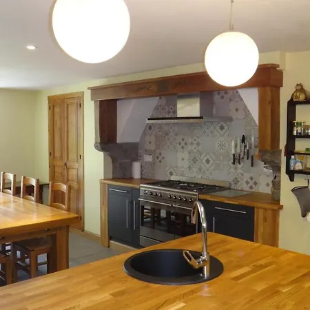 Great House In Center Of Luz St Sauveur * Luz-Saint-Sauveur