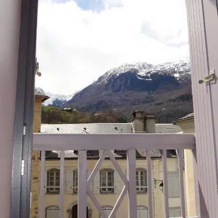 Great House In Center Of Luz St Sauveur Luz-Saint-Sauveur