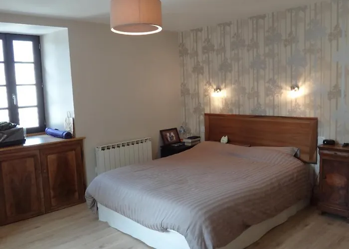 Great House In Center Of Luz St Sauveur * Luz-Saint-Sauveur